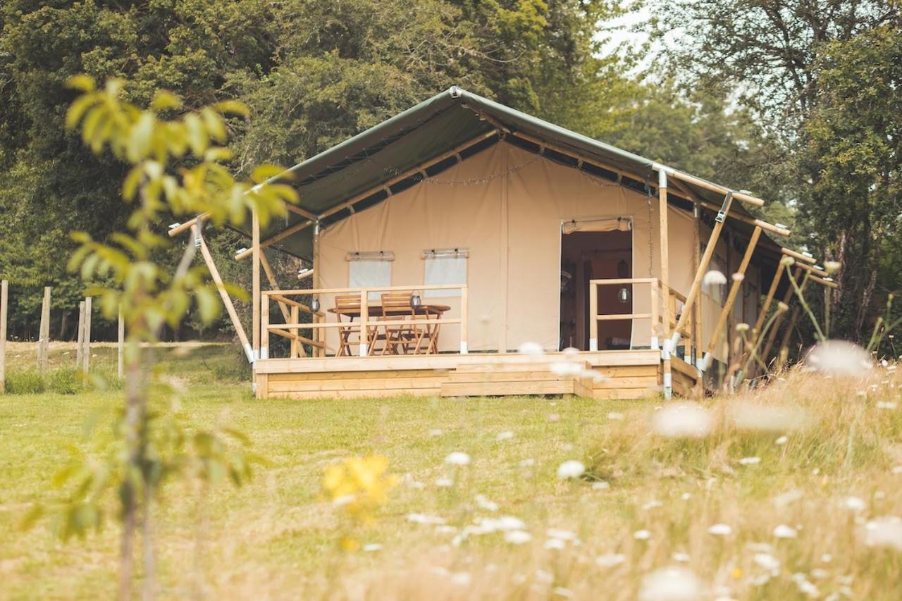 Le Noyer Bed & Breakfast Rougnat Bagian luar foto