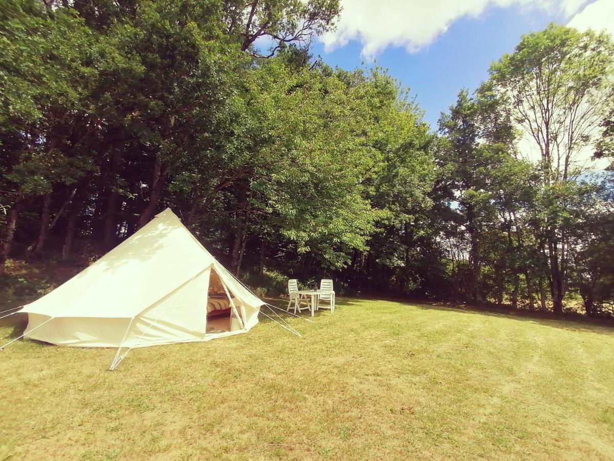 Le Noyer Bed & Breakfast Rougnat Bagian luar foto