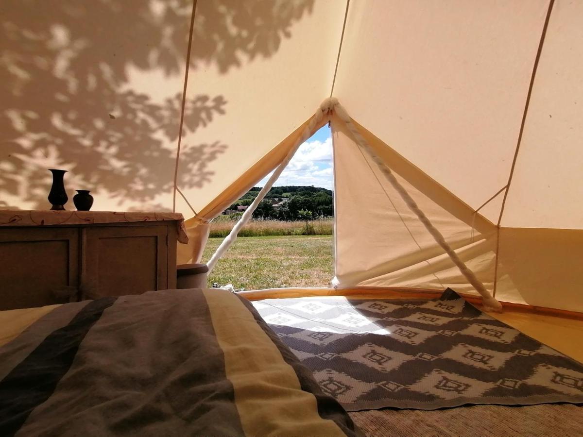Le Noyer Bed & Breakfast Rougnat Bagian luar foto